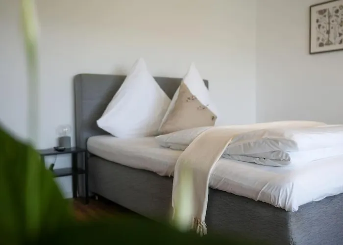 Boho Stil Wohnung Mit Flussblick Nahe Stadtzentrum