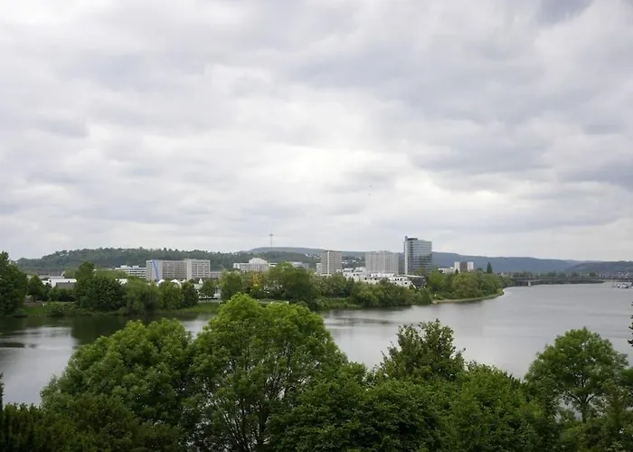 Boho Stil Wohnung Mit Flussblick Nahe Stadtzentrum